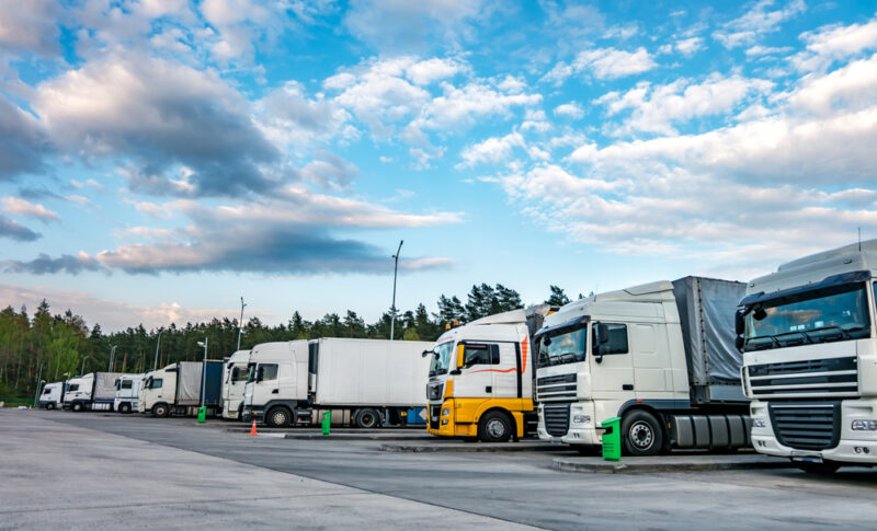 特定技能自動車運送業で外国人トラックドライバーを採用するイメージ画像